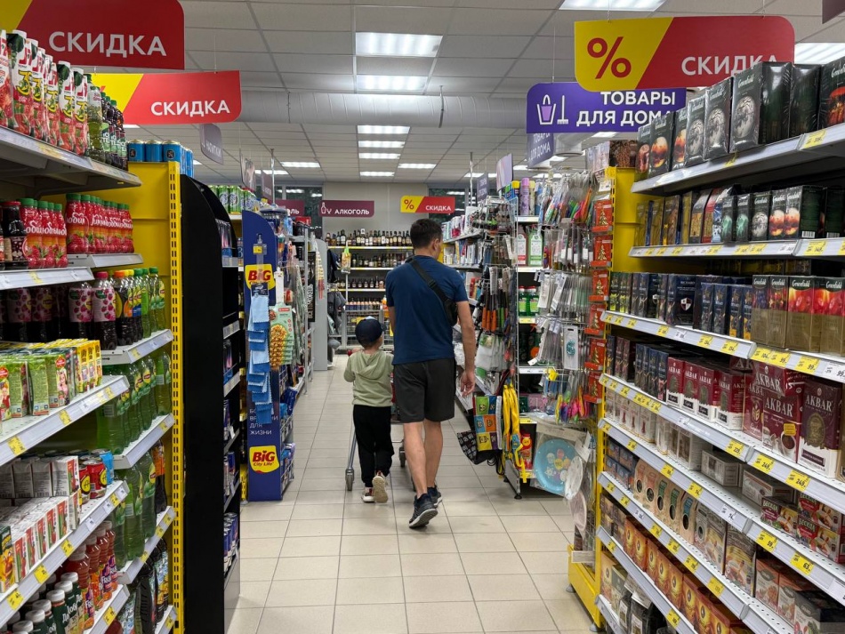 Гречка дорожает, а бензин дешевеет: что происходит с ценами в России